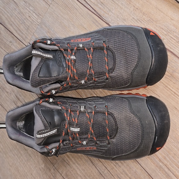 Mens Keen hiking shoes. Grey/Orange accent. Size 10D - Picture 3 of 7